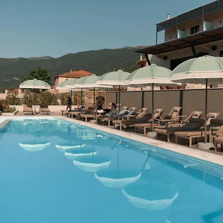 Akrothea & Lounge 酒店