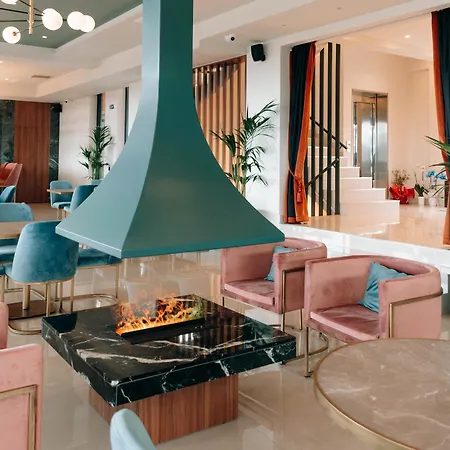 Hotel Akrothea & Lounge