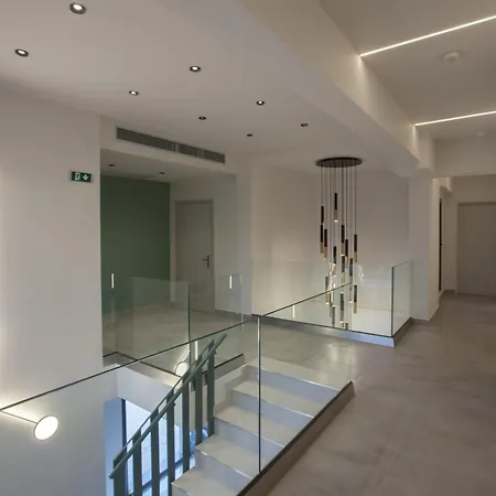 Akrothea & Lounge 酒店 *