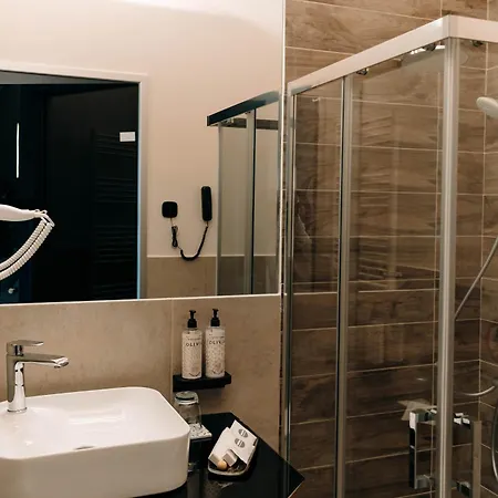 Akrothea & Lounge 酒店 *