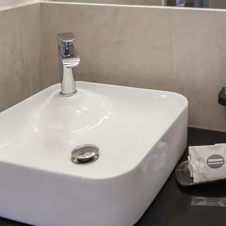 Akrothea & Lounge * 特里波利斯