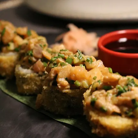 Akrothea & Lounge 酒店