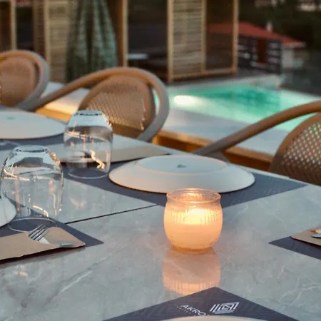 Hotel Akrothea Suites&lounge *