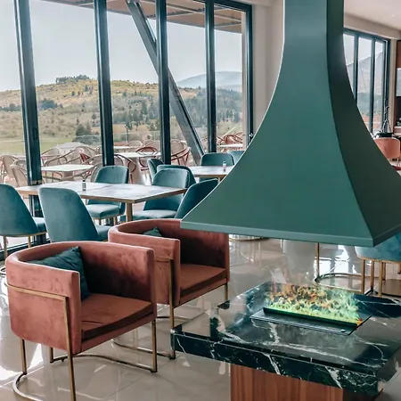 Akrothea & Lounge * 特里波利斯