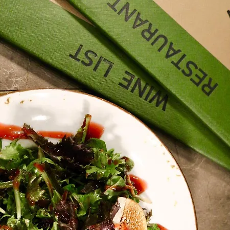 Akrothea & Lounge 酒店