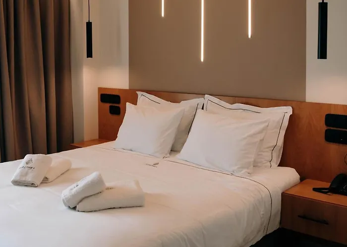 Hotel Akrothea & Lounge