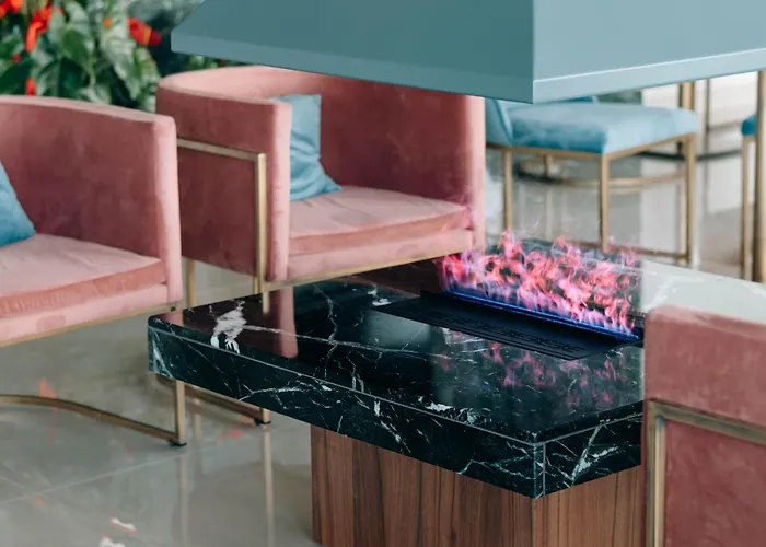 Akrothea & Lounge Hotel *