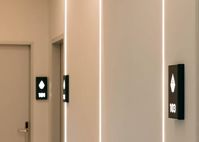 Hotel Akrothea & Lounge *