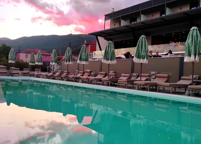 Hotel Akrothea & Lounge Trípoli