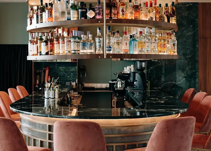 Akrothea & Lounge Trípoli