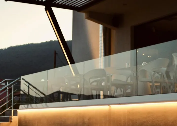 Akrothea & Lounge Trípoli