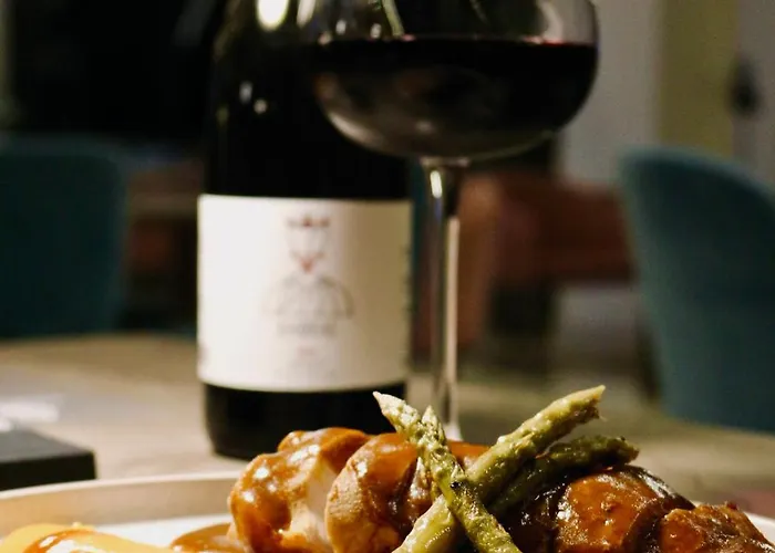 Hotel Akrothea & Lounge