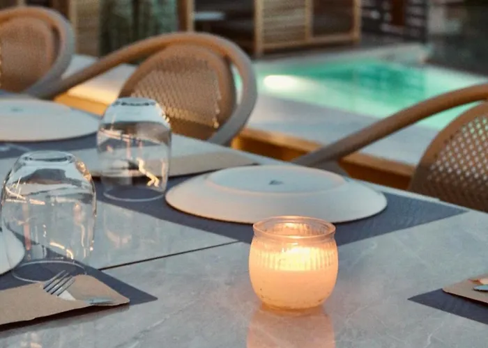 Hotel Akrothea & Lounge *