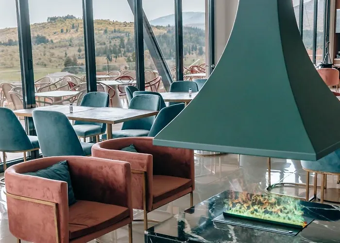 Akrothea & Lounge * Trípoli